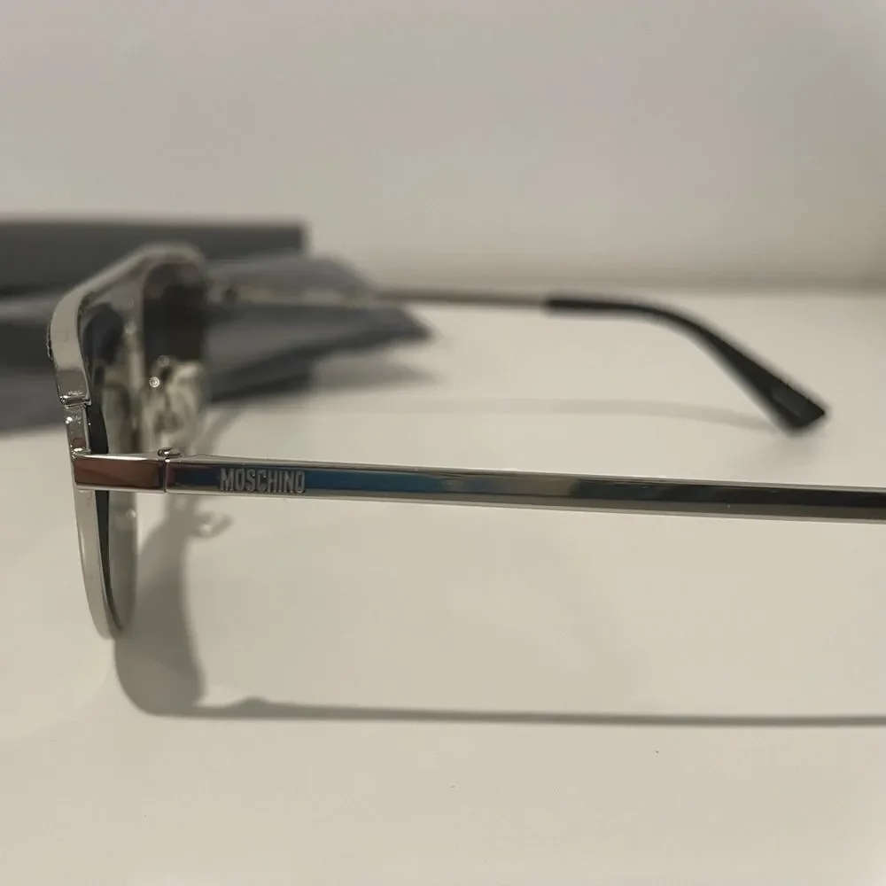 NIB Silver Mirror Cateye Moschino Sunglasses